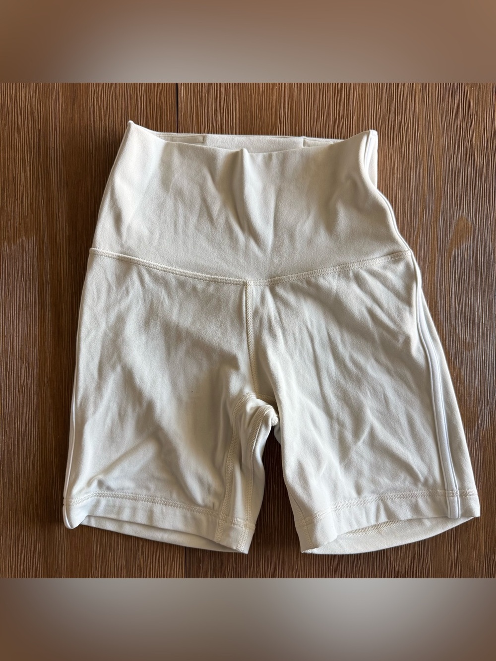 lululemon athletica align shorts Cream